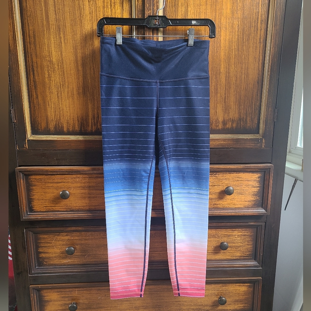 GapFit Blackout Technology Leggings
